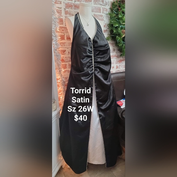 torrid | Dresses | Torrid Womens Formal Gown Sz 26w | Poshmark